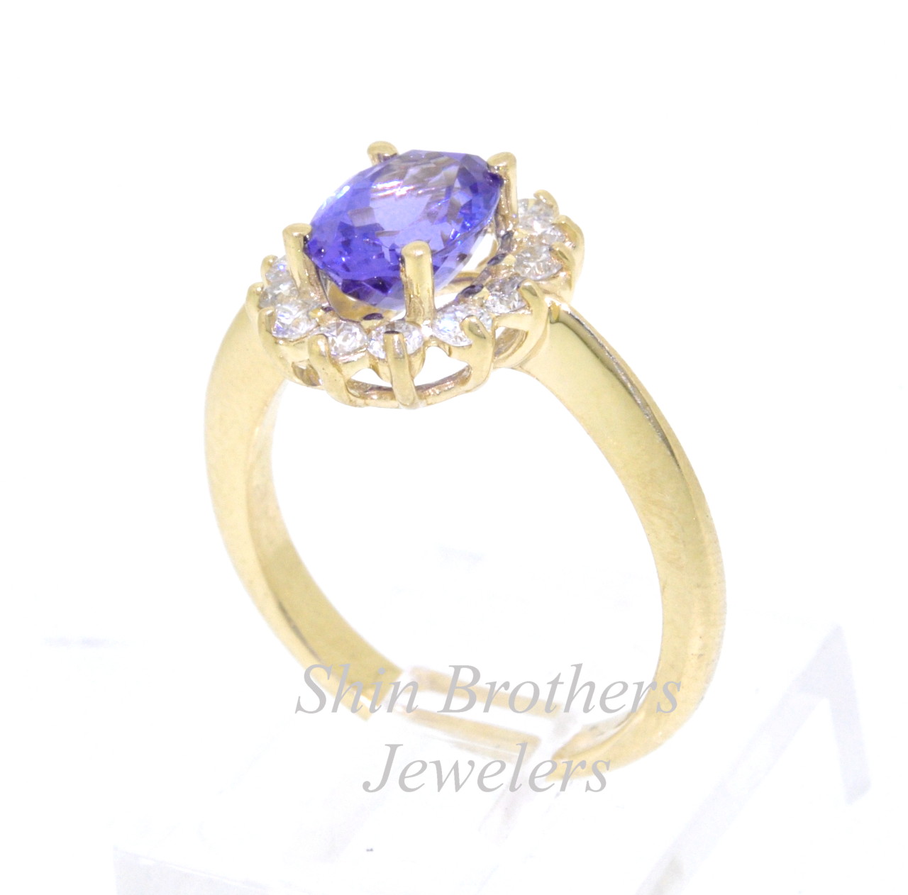 14K Yellow Gold Tanzanite and Diamond Ring 12002271 | Shin Brothers* 14K Yellow Gold Tanzanite and Diamond Ring 12002271 | Shin Brothers*