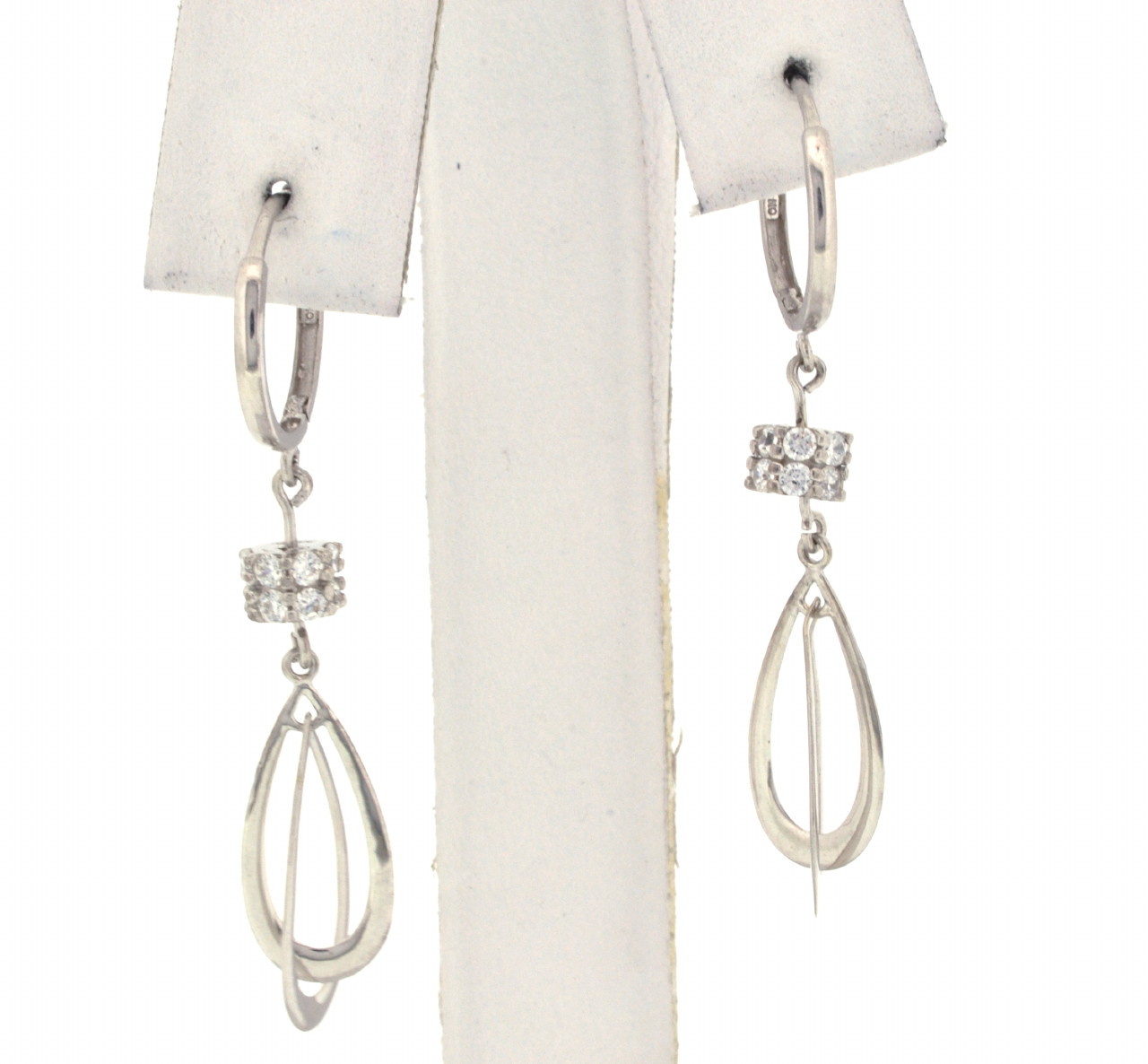 14K White Gold CZ Drop Earrings 42002347 | Shin Brothers* 14K White Gold CZ Drop Earrings 42002347 | Shin Brothers*