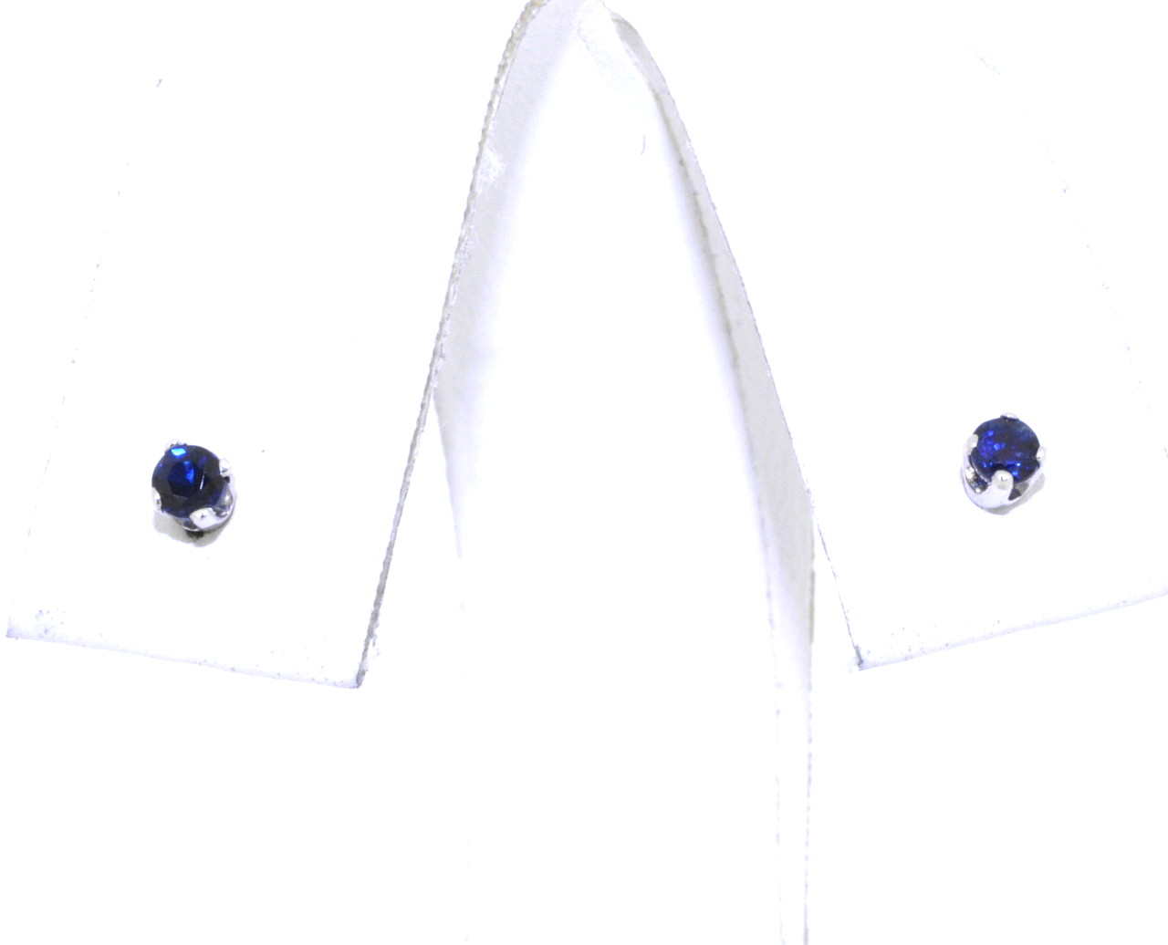 14K White Gold Sapphire Stud Earrings | Shin Brothers* 42002164 14K White Gold Sapphire Stud Earrings | Shin Brothers* 42002164