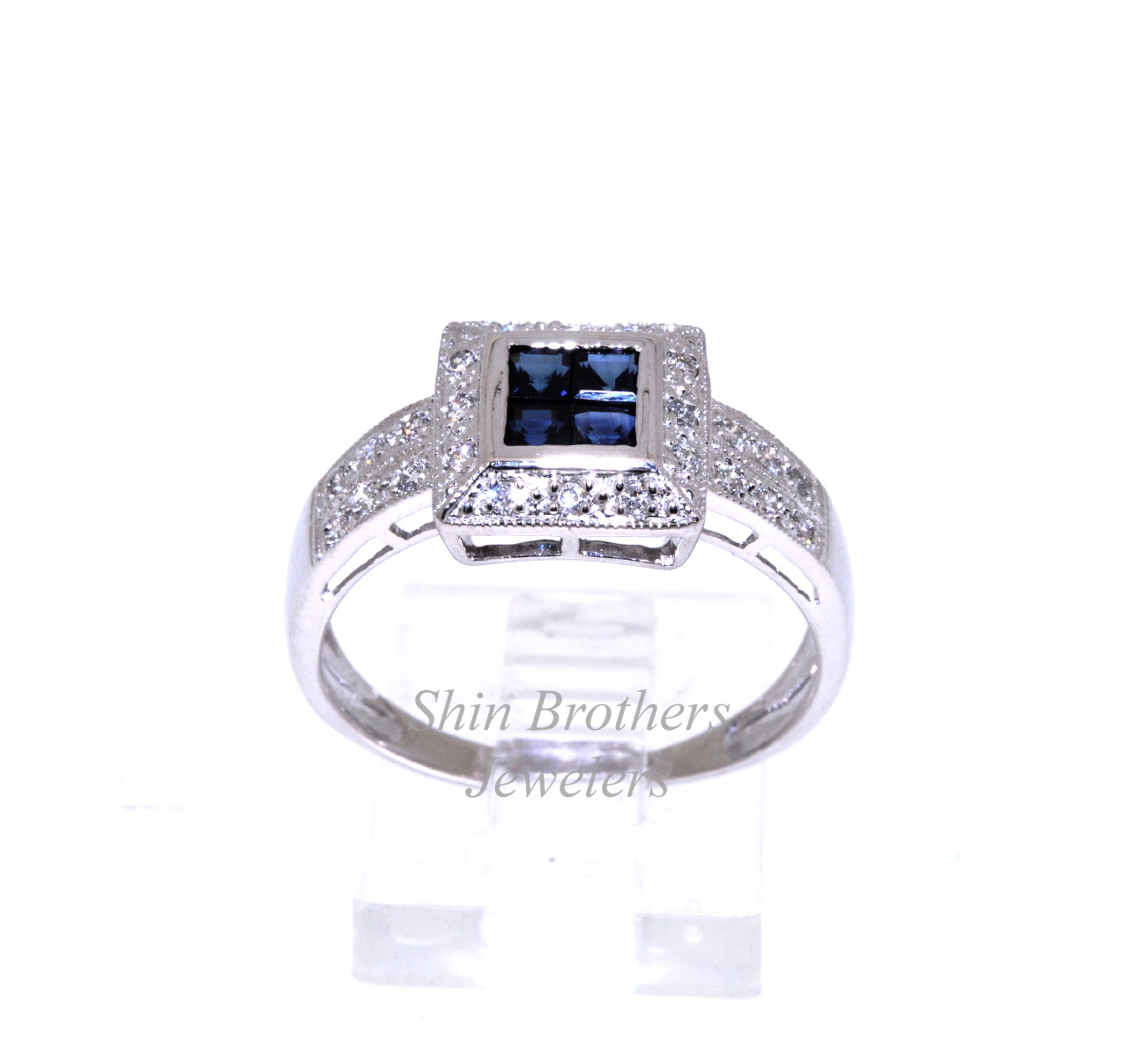 14K White Gold Sapphire and Diamond Ring 12002425 | Shin Brothers* 14K White Gold Sapphire and Diamond Ring 12002425 | Shin Brothers*