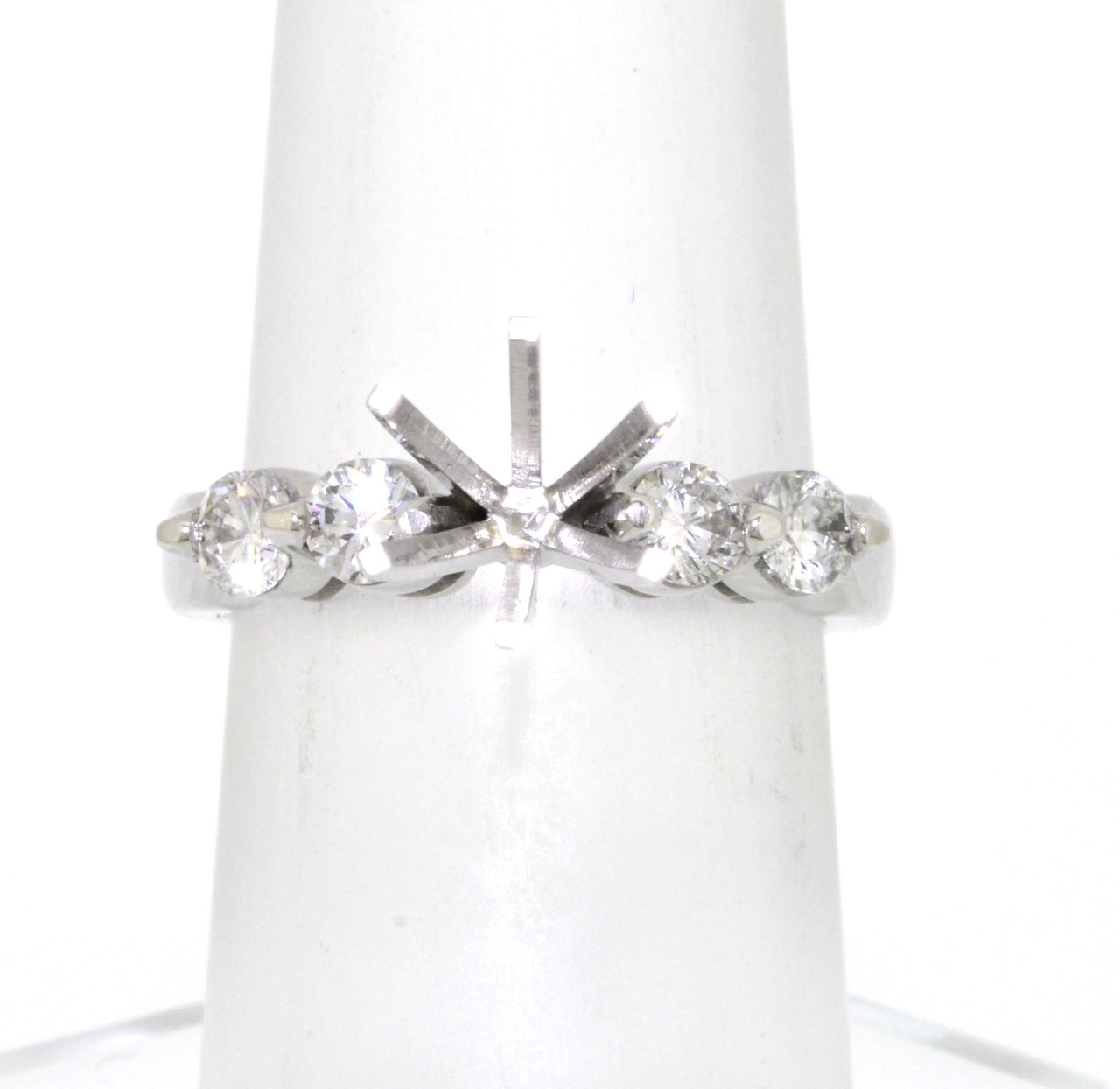 14K White Gold 0.40 ct Diamond Engagement Ring Setting 14K White Gold 0.40 ct Diamond Engagement Ring Setting