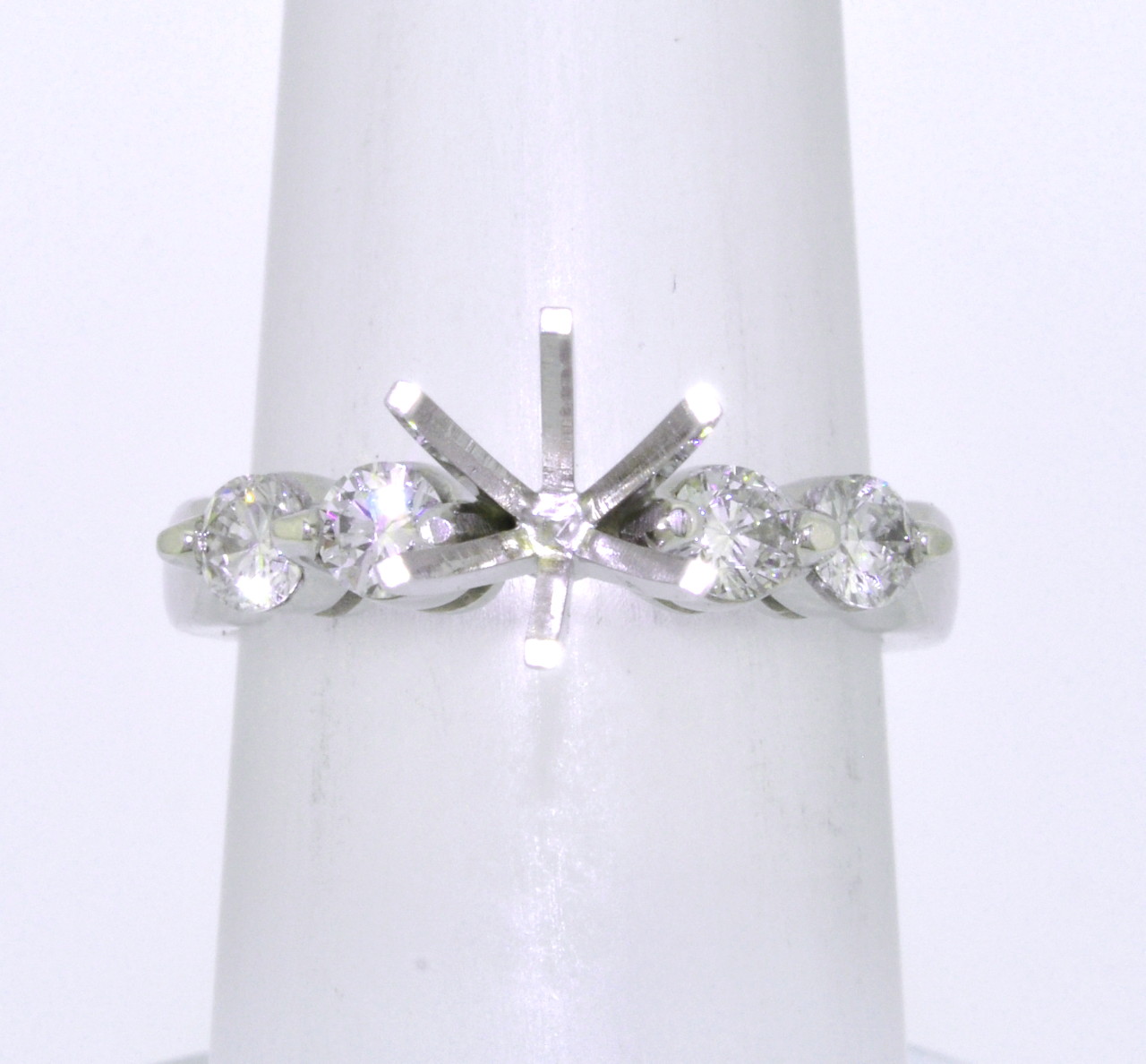 14K White Gold 0.56 ct Diamond Engagement Ring Setting