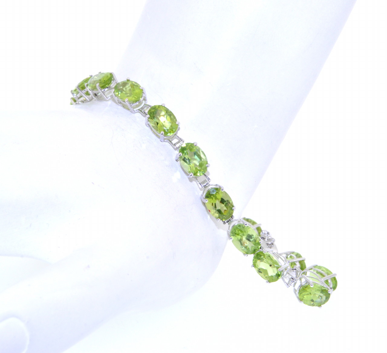 14K White Gold Peridot 7" Stone Bracelet  22000668**