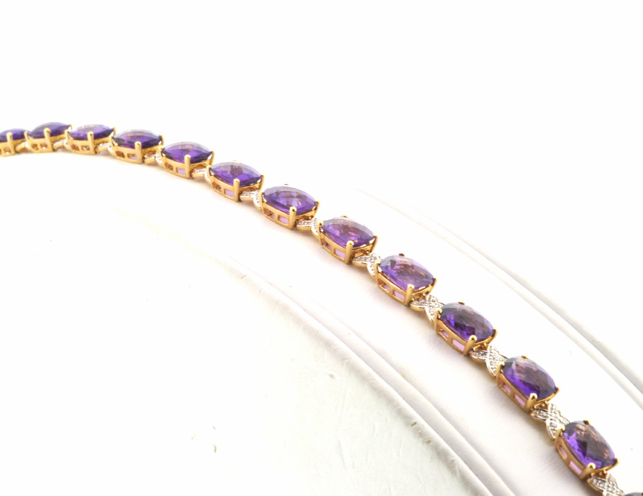 14K Yellow Gold Diamond /Amethyst 7.5" Bracelet 22000194 | Shin Brothers* 14K Yellow Gold Diamond /Amethyst 7.5" Bracelet 22000194 | Shin Brothers*