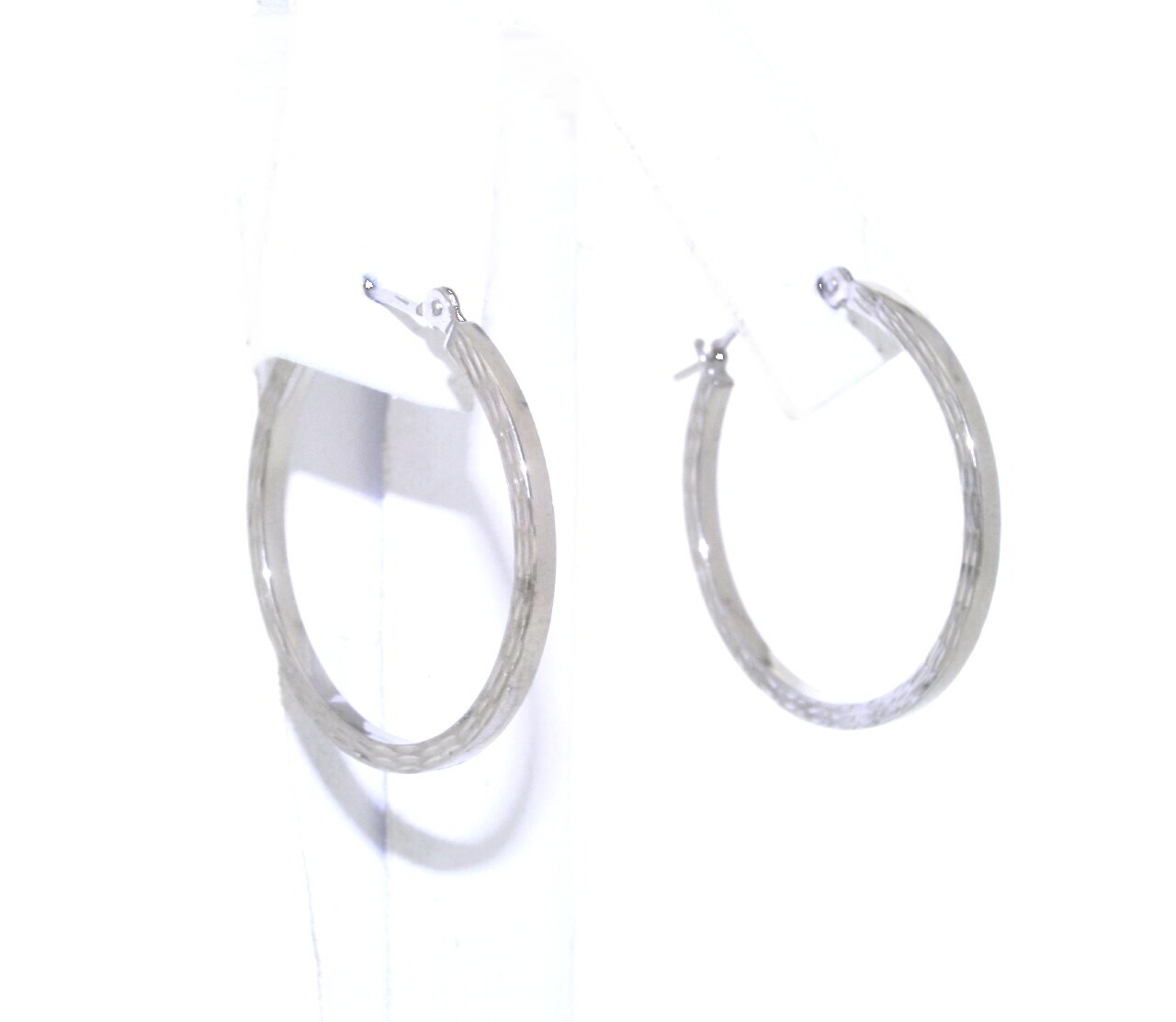 14K White Gold Diamond Cut Hoop Earrings 40002190 By Shin Brothers** 14K White Gold Diamond Cut Hoop Earrings 40002190 By Shin Brothers**