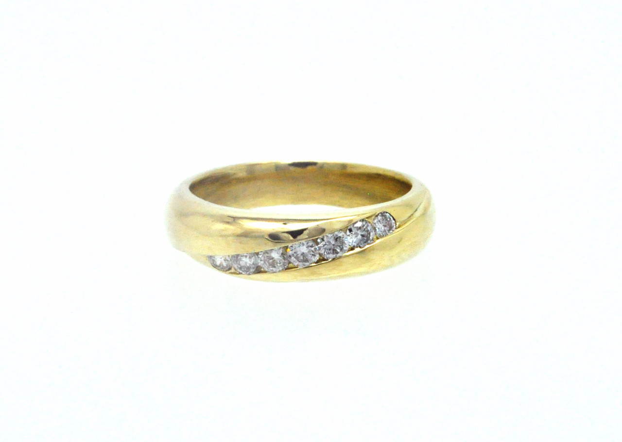18K Yellow Gold Diamond Wedding Band 110016140 | Shin Brothers* 18K Yellow Gold Diamond Wedding Band 110016140 | Shin Brothers*