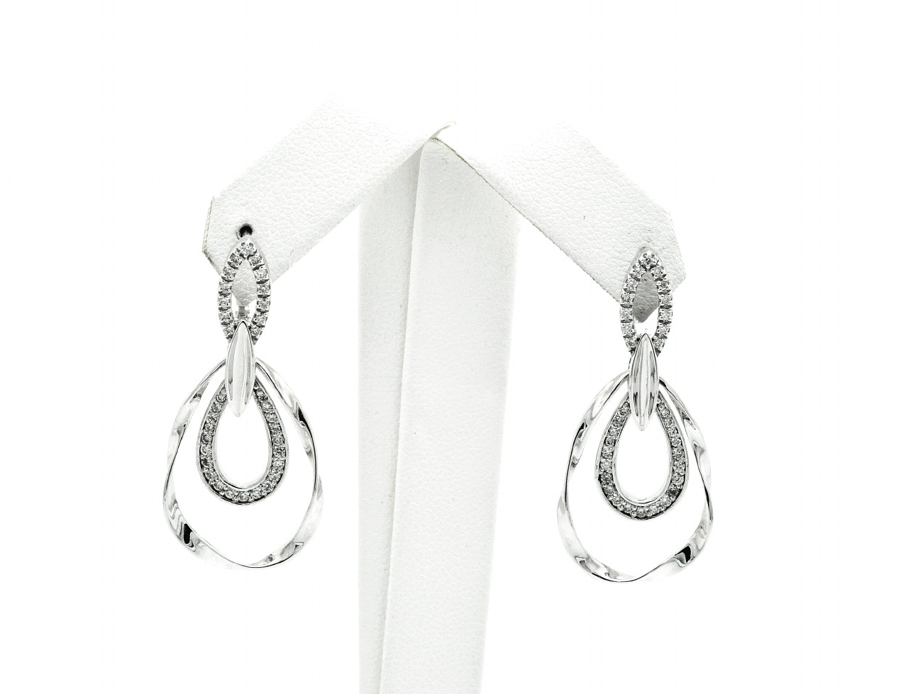 14K White Gold Diamond Hanging Teardrop Earrings 41002294 | Shin Brothers*