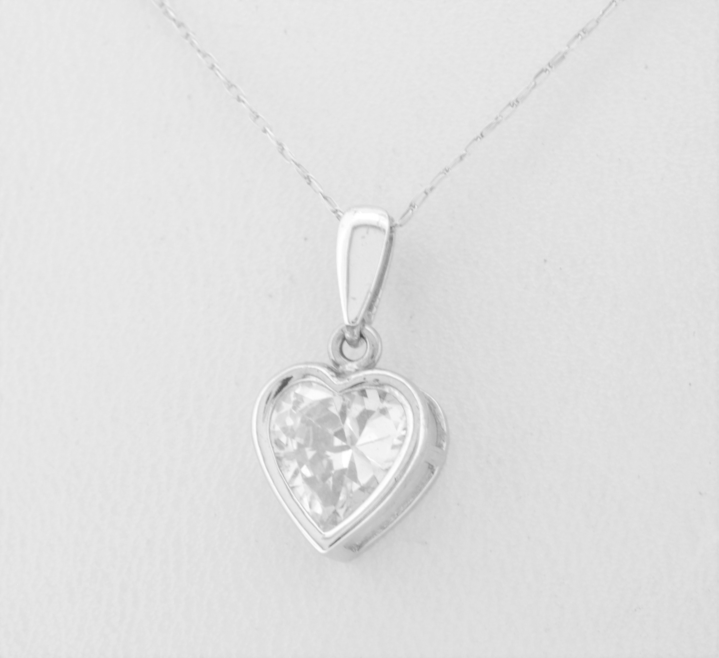 14K Gold Heart Necklace 14K White Gold / 16