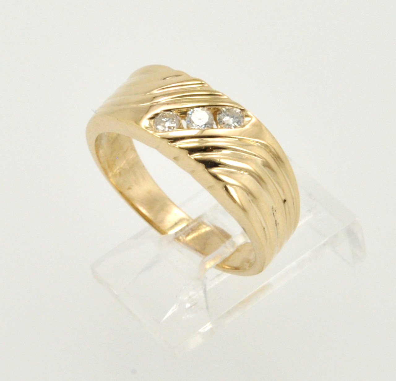 14K Yellow Gold Men's Triple Diamond Ring 11002292 | Shin Brothers* 14K Yellow Gold Men's Triple Diamond Ring 11002292 | Shin Brothers*