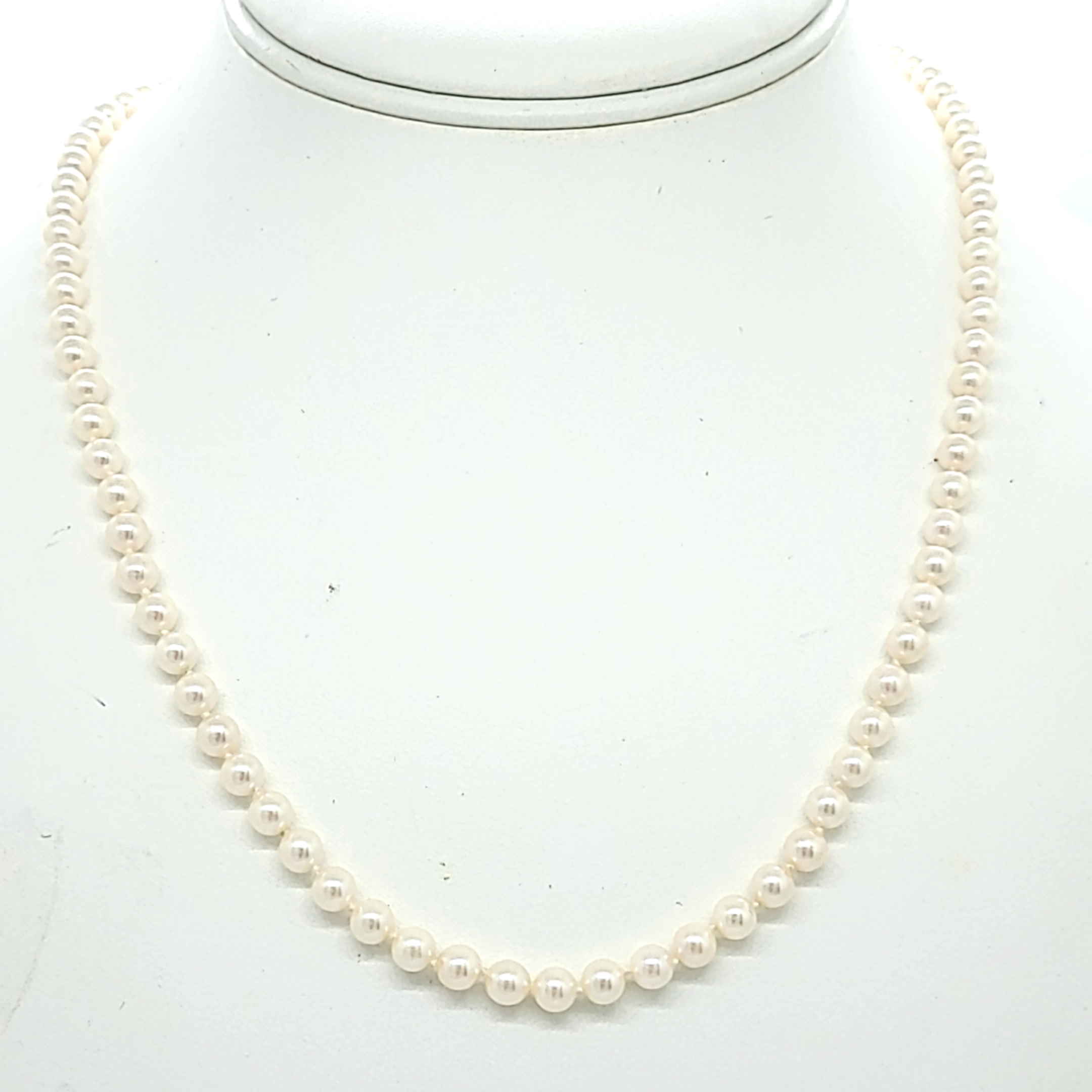 18" Freshwater Cultured Pearl Necklace with 14K Yellow Gold Clasp 32000224 | Shin Brothers* 18" Freshwater Cultured Pearl Necklace with 14K Yellow Gold Clasp 32000224 | Shin Brothers*