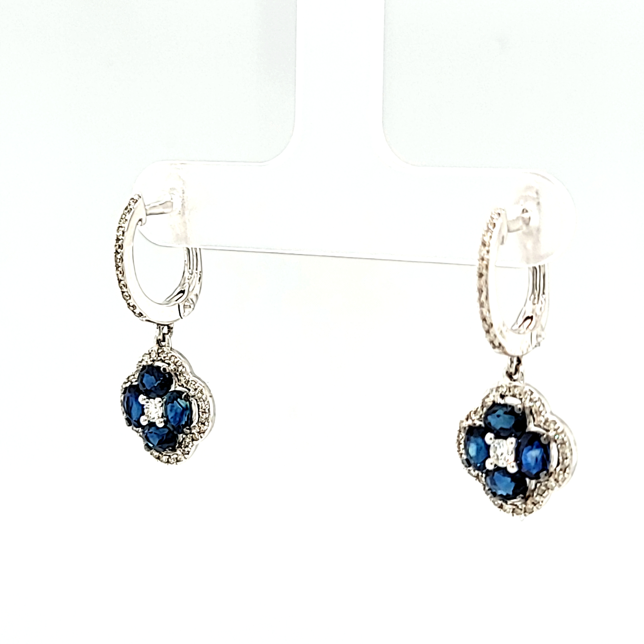 18K White Gold Sapphire and Diamond Flower Hanging Huggie Earrings 42003225 | Shin Brothers* 18K White Gold Sapphire and Diamond Flower Hanging Huggie Earrings 42003225 | Shin Brothers*