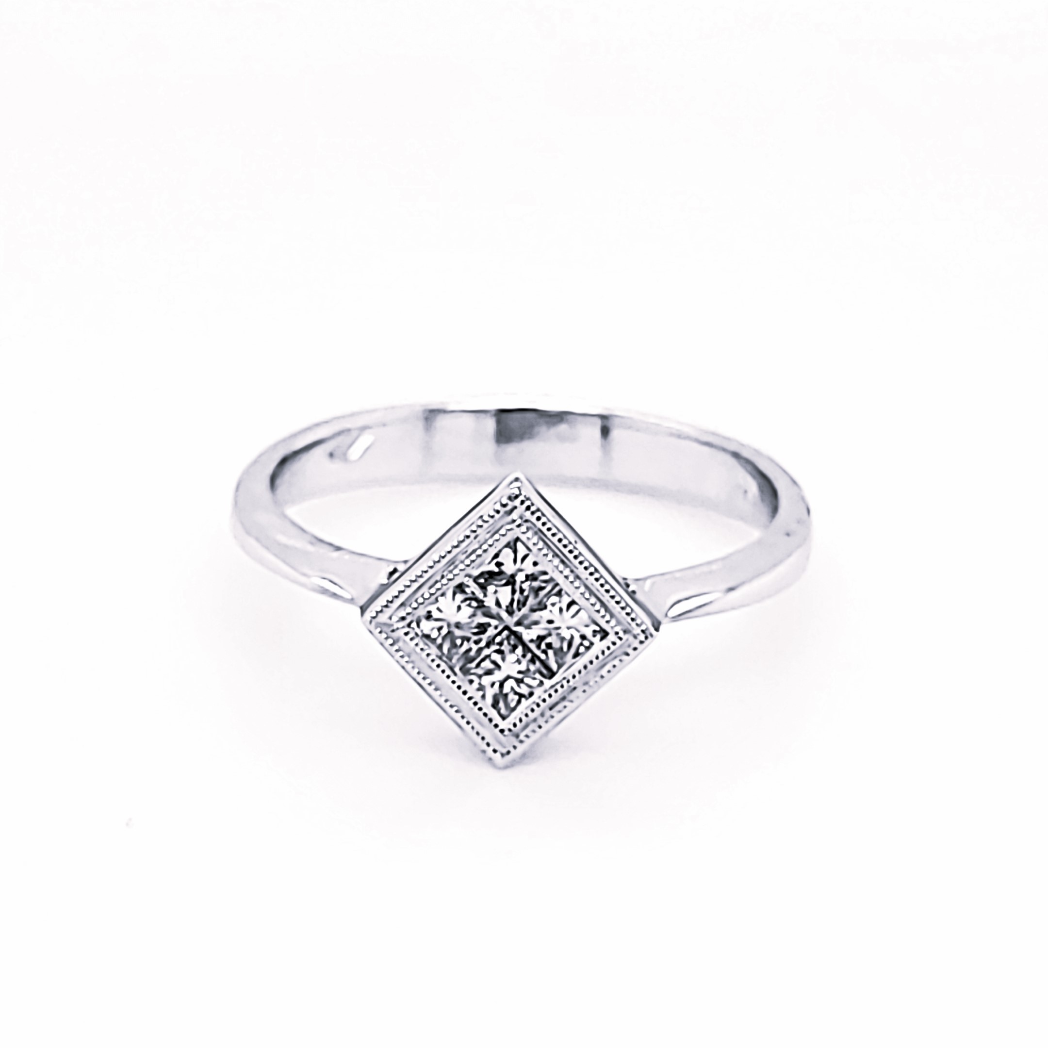 18K White Gold Princess Cut Diamond Ring 11006718 | Shin Brothers* 18K White Gold Princess Cut Diamond Ring 11006718 | Shin Brothers*
