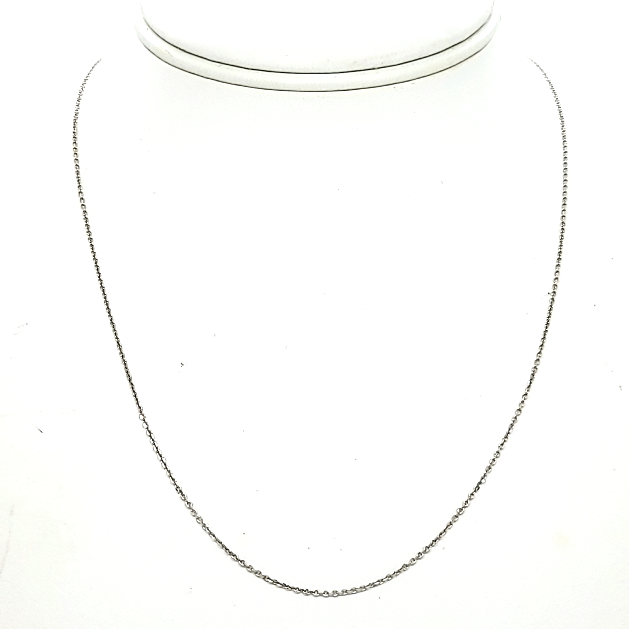 14K White Gold 18" Cable Chain 30004089 | Shin Brothers* 14K White Gold 18" Cable Chain 30004089 | Shin Brothers*