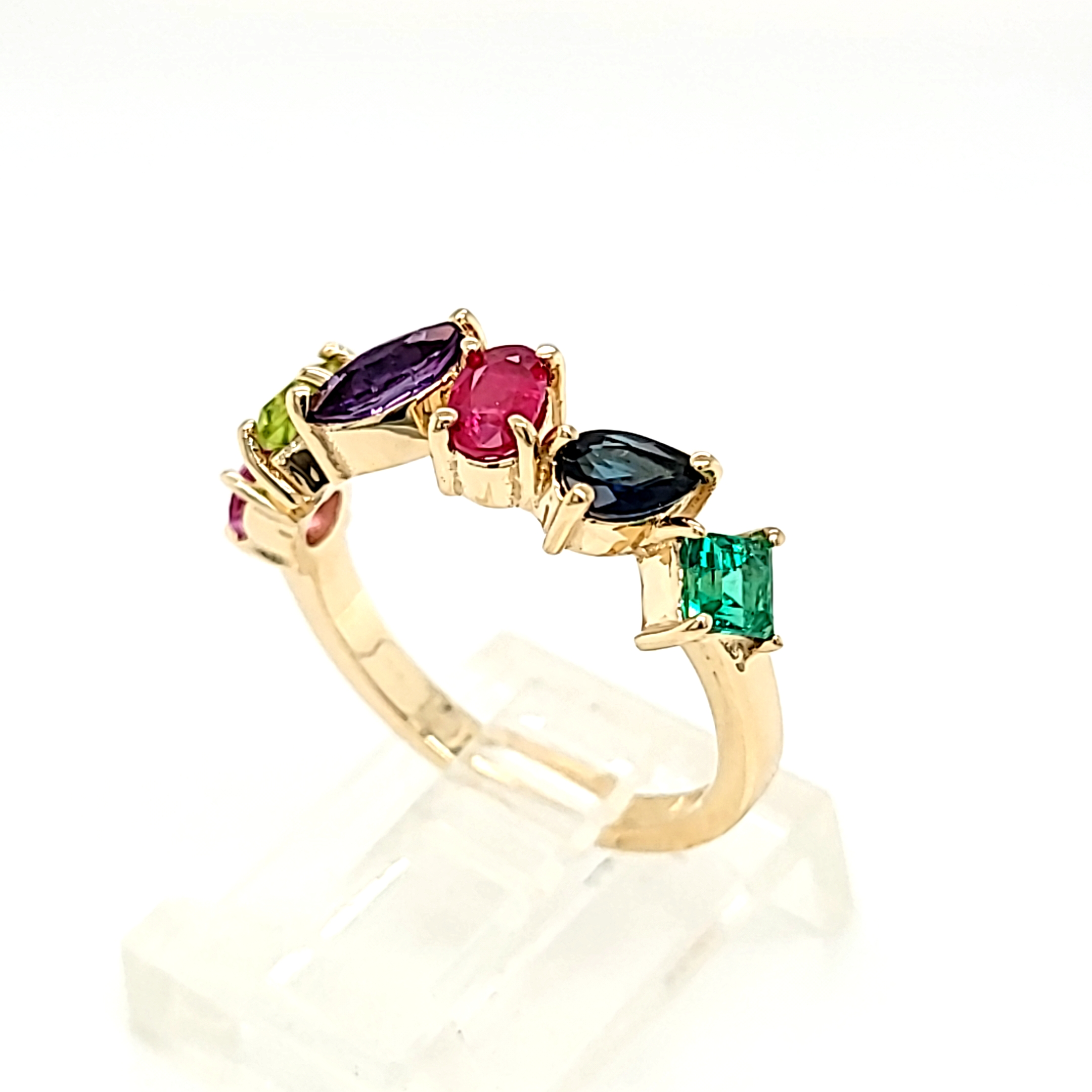 14K Yellow Gold 1.38 carat Multi-Shape Gemstone Band 12002960 | Shin Brothers* 14K Yellow Gold 1.38 carat Multi-Shape Gemstone Band 12002960 | Shin Brothers*