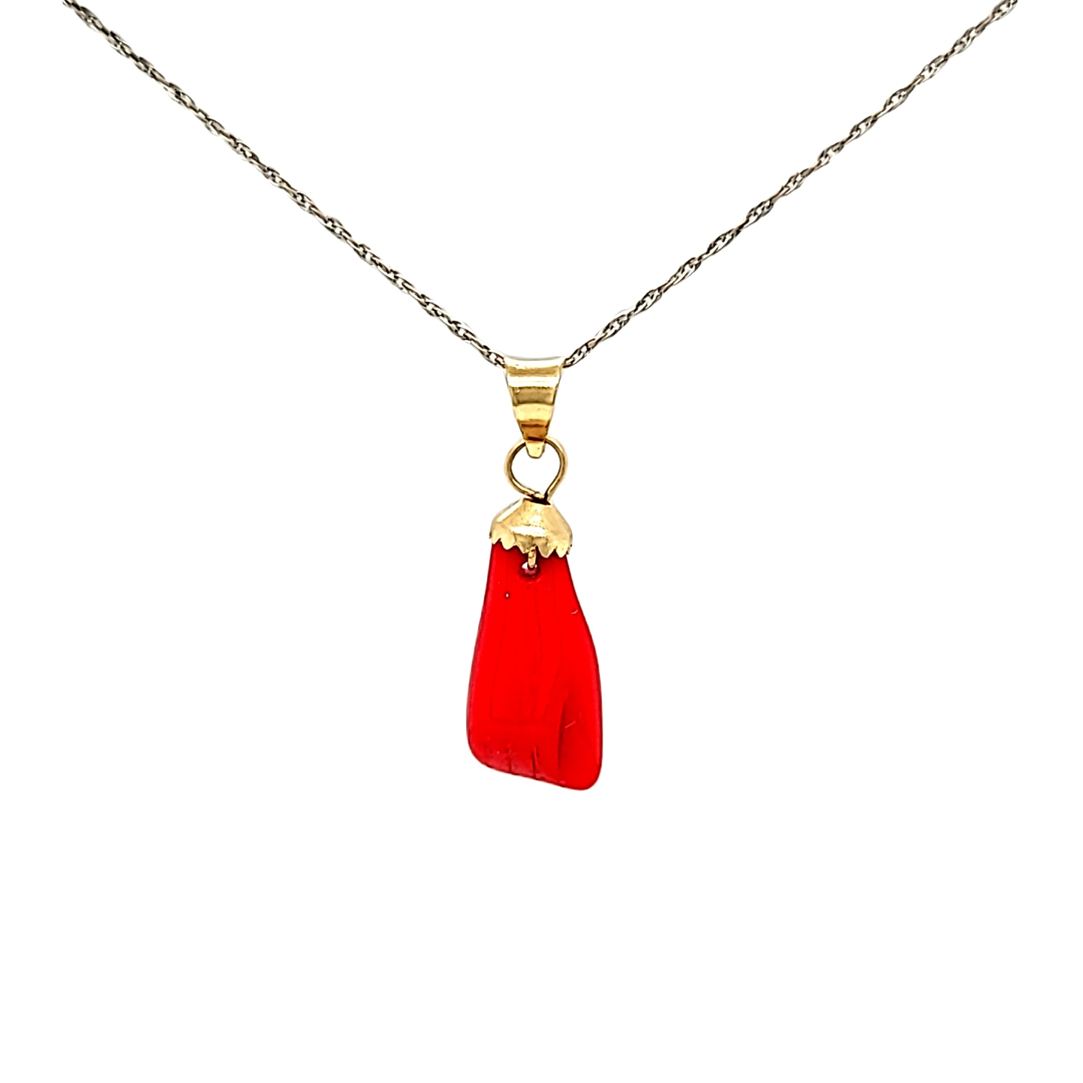 14K Yellow Gold Plastic Red Fist Charm 52002234 | Shin Brothers* 14K Yellow Gold Plastic Red Fist Charm 52002234 | Shin Brothers*