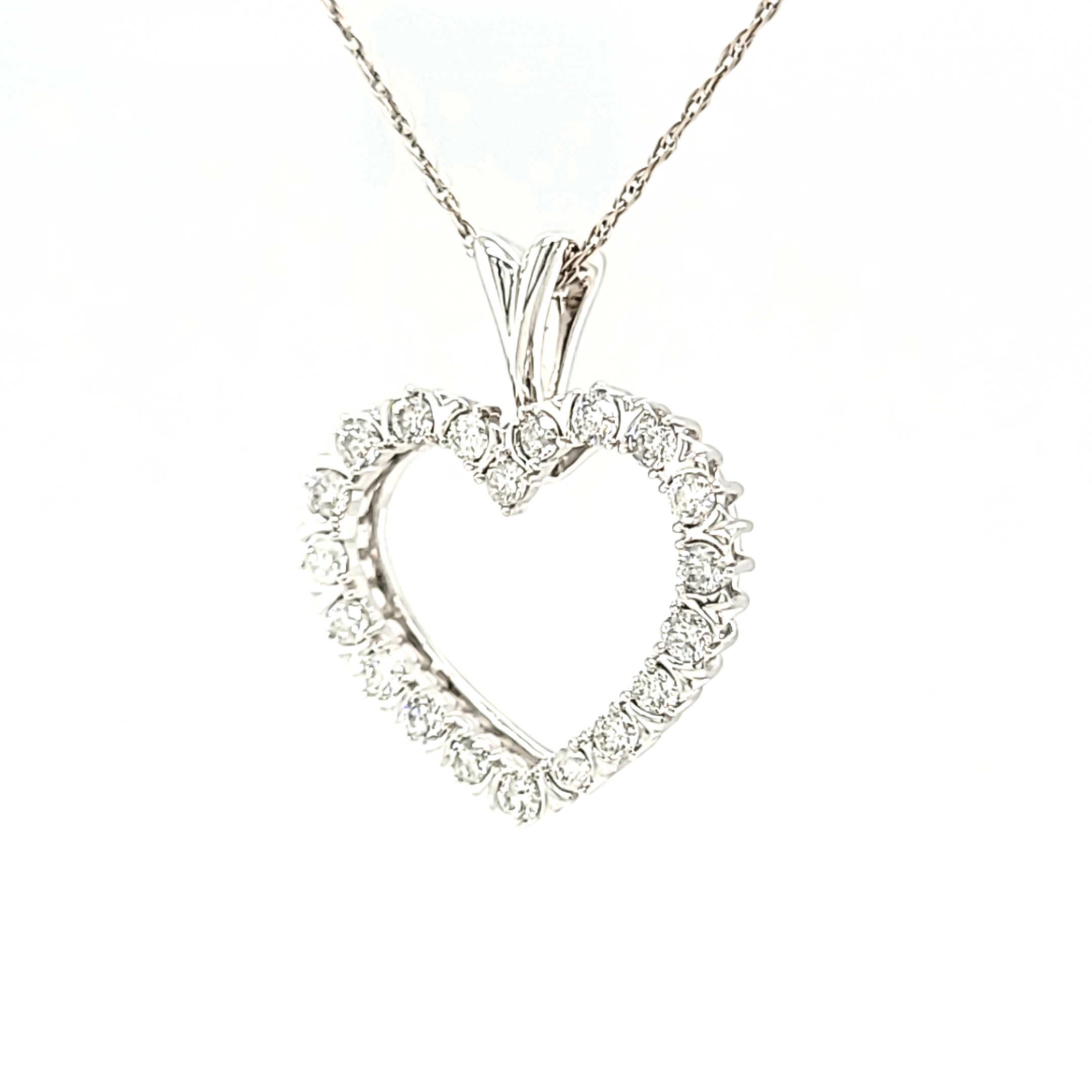 10K White Gold Diamond Heart Pendant 59000242 | Shin Brothers* 10K White Gold Diamond Heart Pendant 59000242 | Shin Brothers*