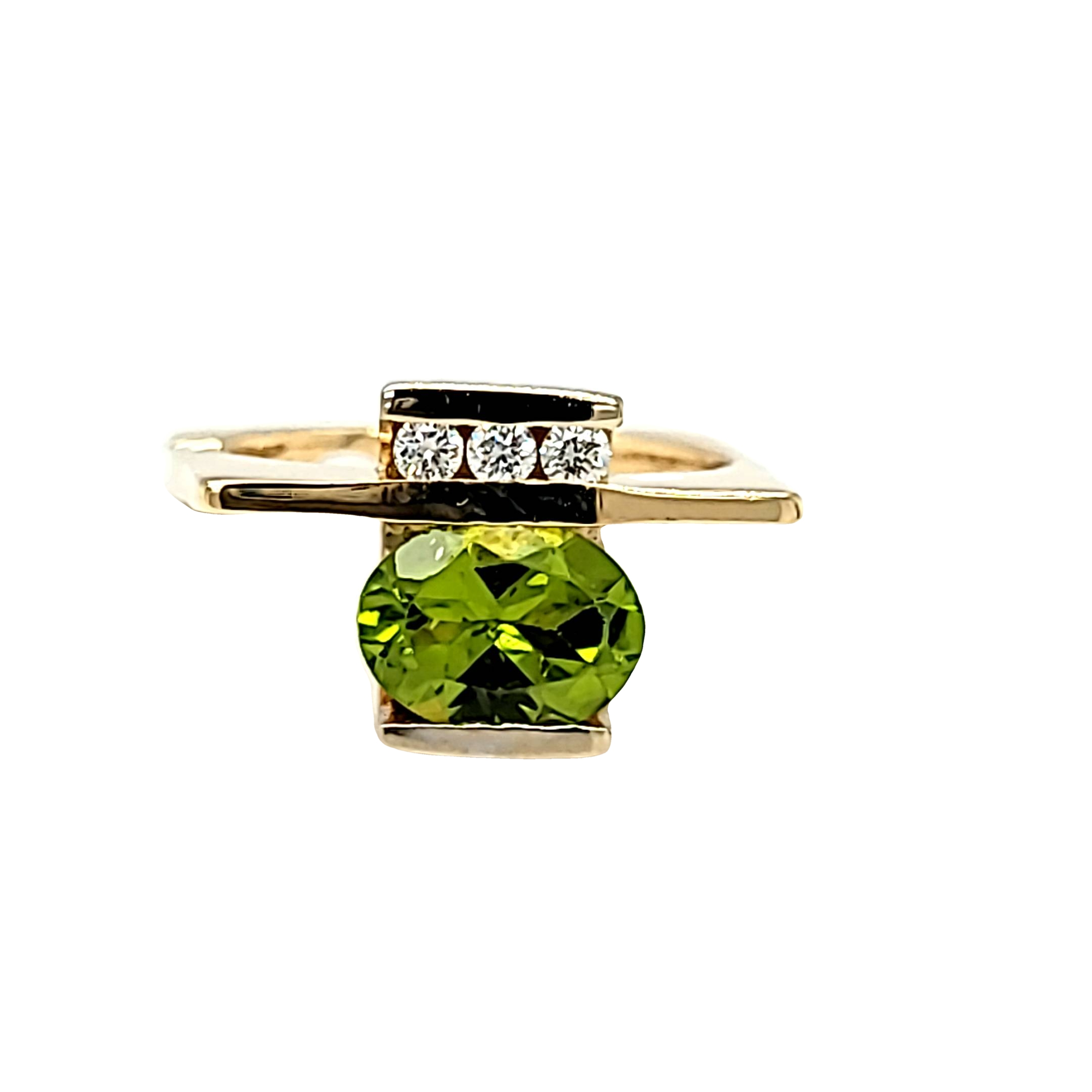 14K Yellow Gold Peridot Tension Setting Ring with Diamonds 12003180 | Shin Brothers* 14K Yellow Gold Peridot Tension Setting Ring with Diamonds 12003180 | Shin Brothers*