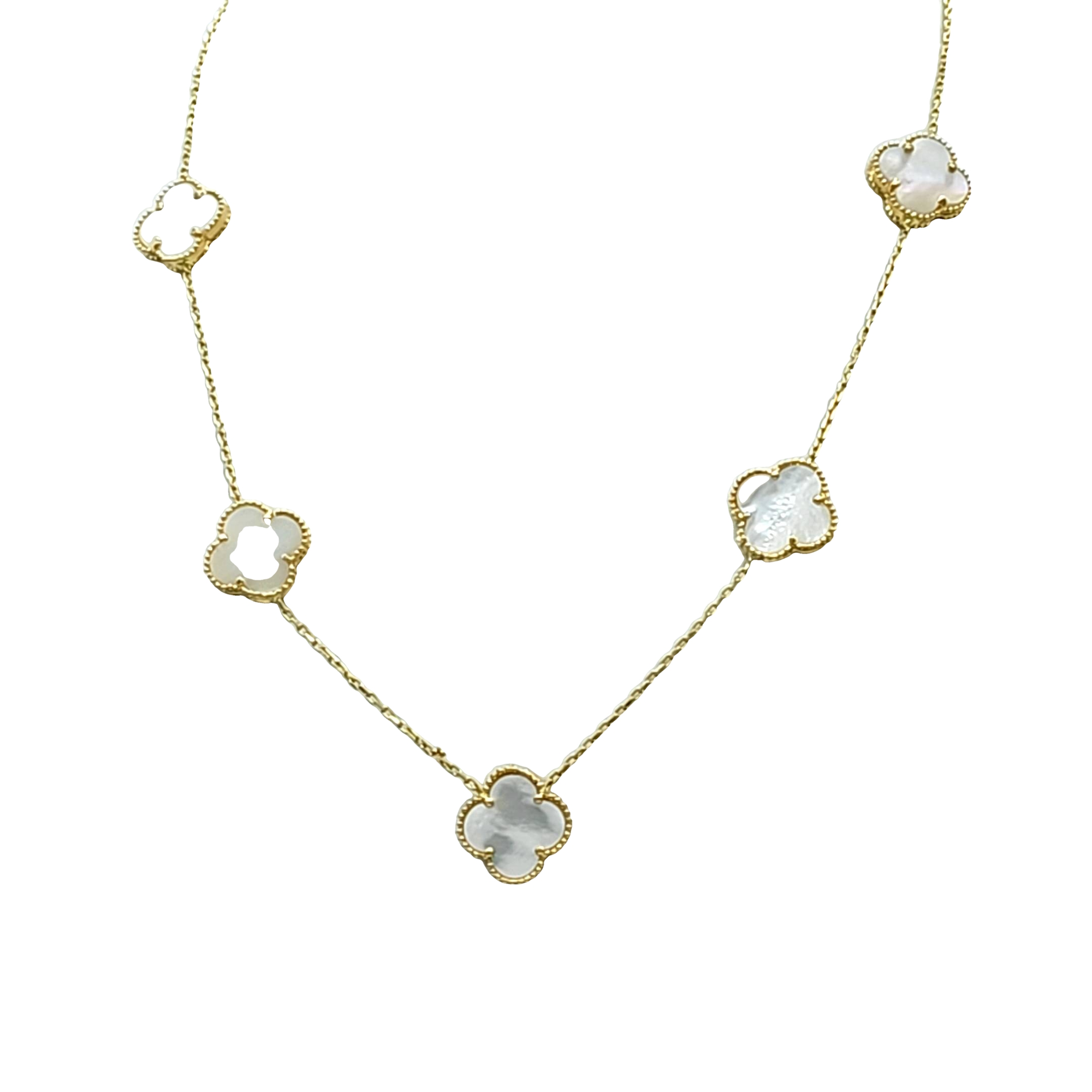 14K Yellow Gold Mother of Pearl Clover Necklace 32000761 | Shin Brothers* 14K Yellow Gold Mother of Pearl Clover Necklace 32000761 | Shin Brothers*