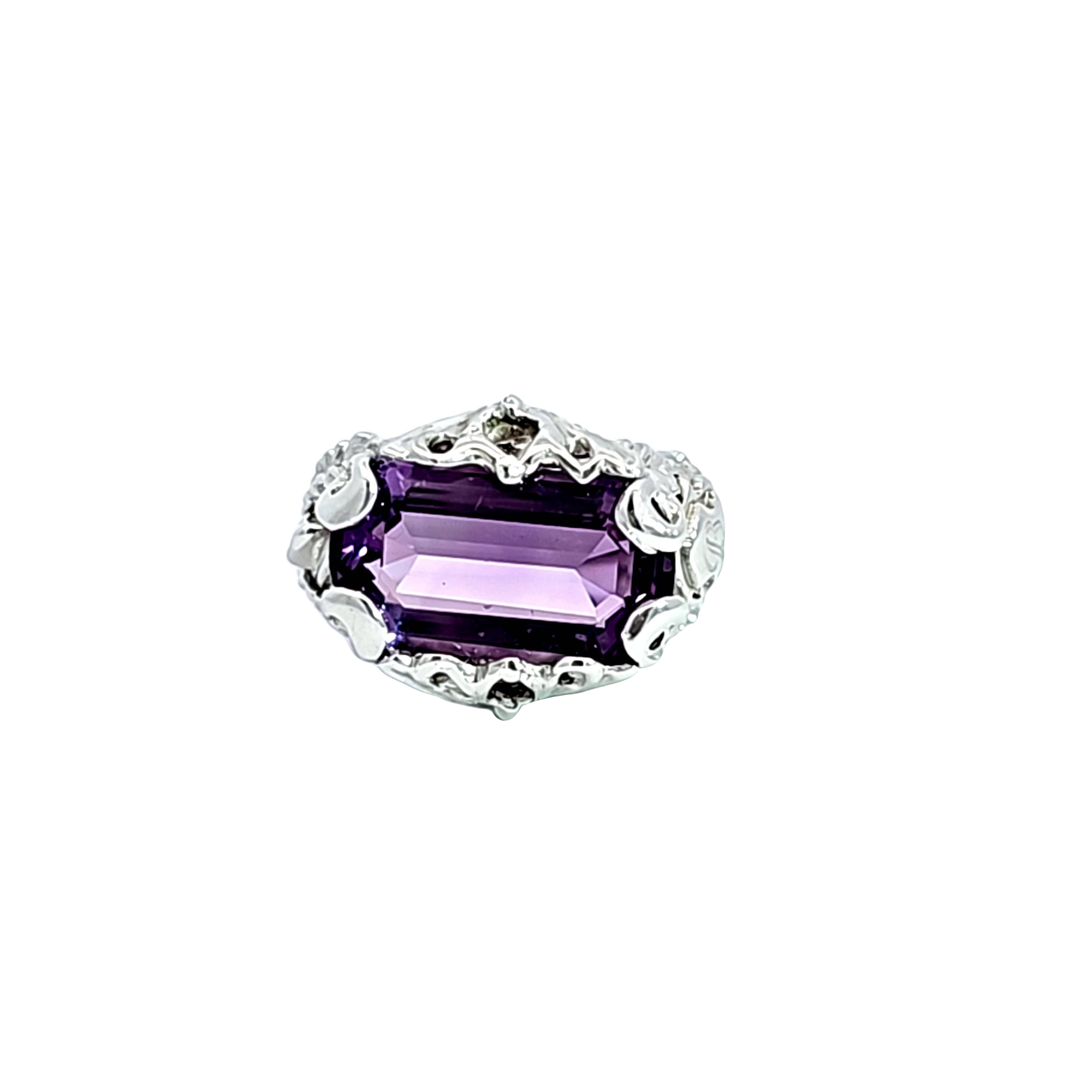 14K White Gold Bezel 9.0 carat Amethyst Ring 12002697 | Shin Brothers* 