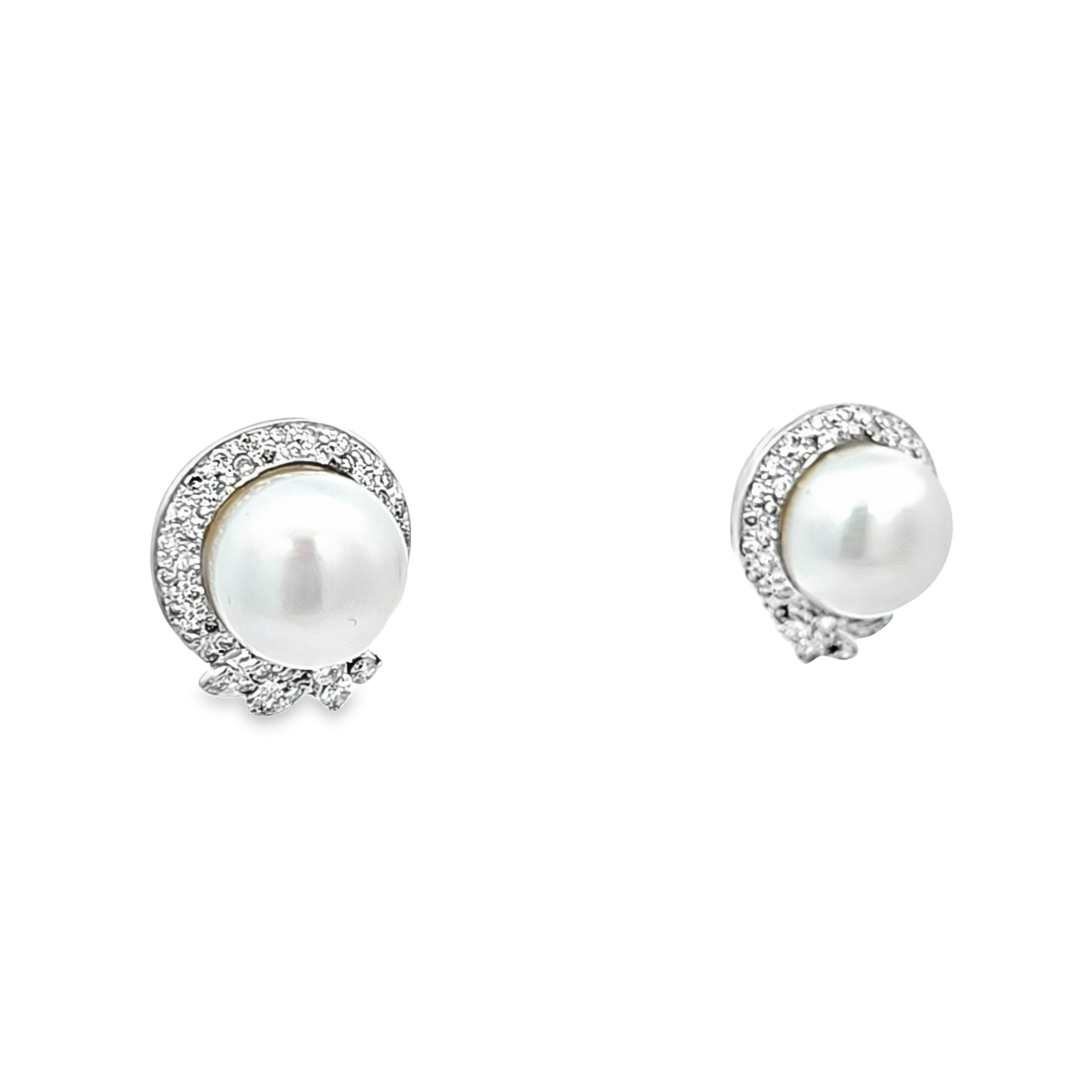 14K White Gold Cultured Pearl Diamond Stud Earrings 42003505 | Shin Brothers* 14K White Gold Cultured Pearl Diamond Stud Earrings 42003505 | Shin Brothers*