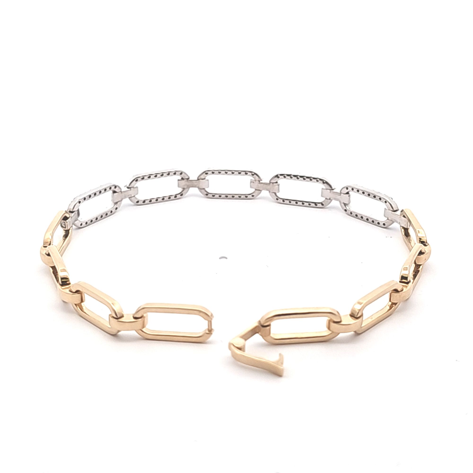 14K Two-Tone Gold Gold Oval Chain Link Bracelet 21000973 | Shin Brothers** 14K Two-Tone Gold Gold Oval Chain Link Bracelet 21000973 | Shin Brothers**