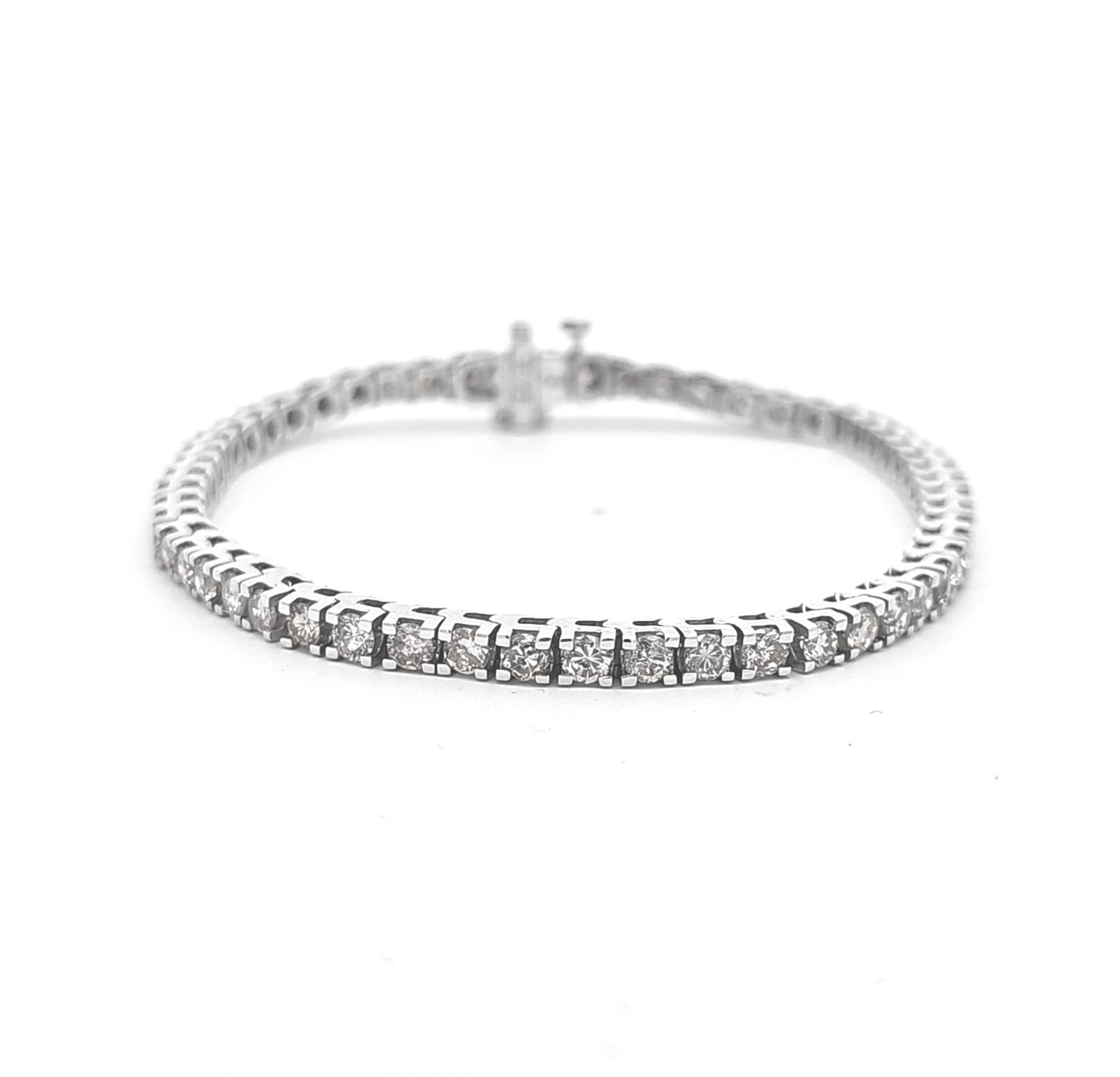 14K White Gold 5ctw Diamond Tennis Bracelet 21000980 | Shin Brothers* 14K White Gold 5ctw Diamond Tennis Bracelet 21000980 | Shin Brothers*