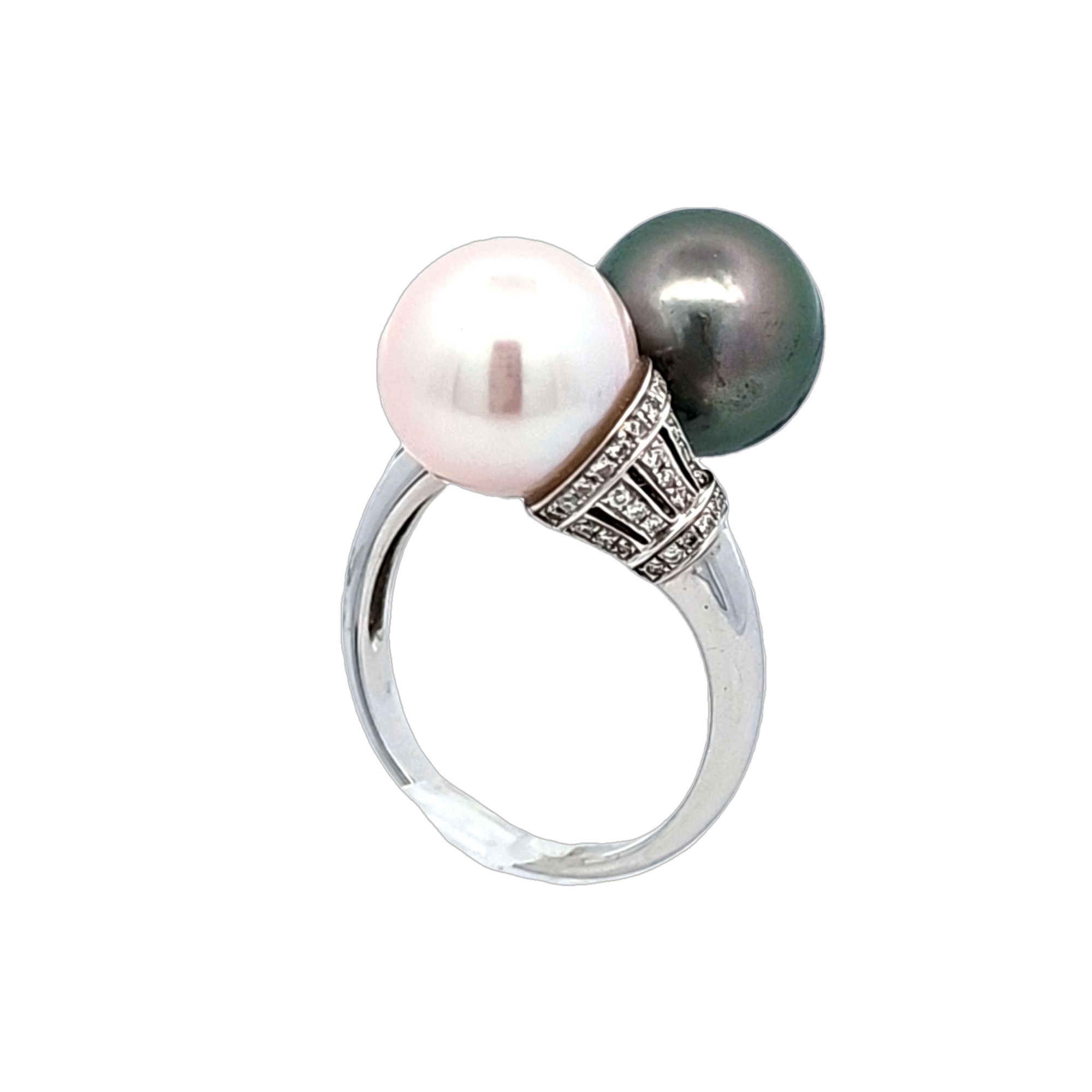 18K White Gold Pearl Ring w/Diamonds 12003349 | Shin Brothers**