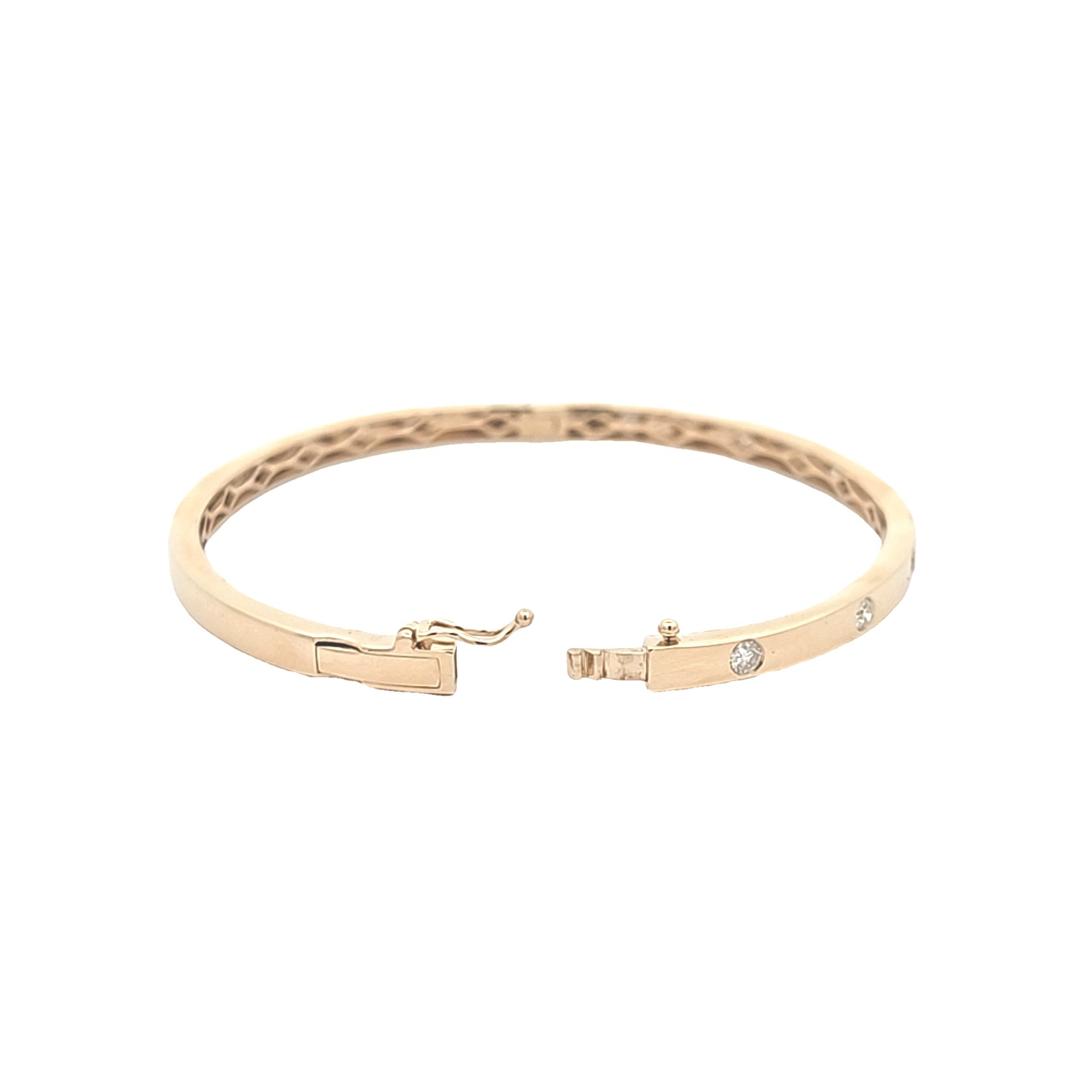 14K Yellow Gold  Diamond .44 ct Oval Shape Bangle 21000997 | Shin Brothers** 14K Yellow Gold  Diamond .44 ct Oval Shape Bangle 21000997 | Shin Brothers**