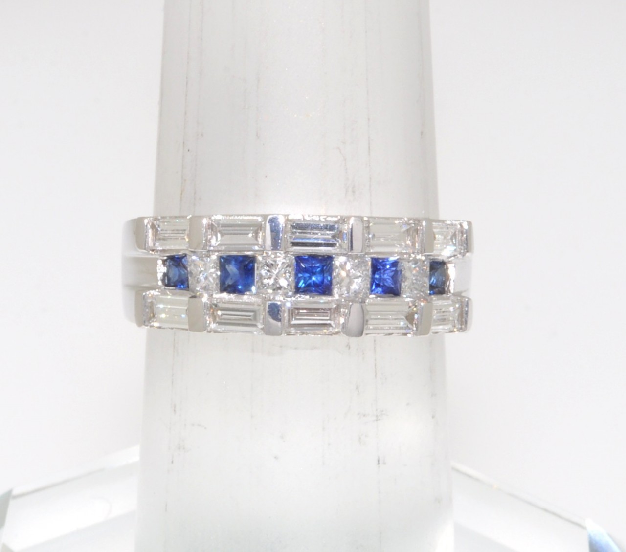 18K White Gold Diamond & Sapphire Band 12001076 | Shin Brothers* 18K White Gold Diamond & Sapphire Band 12001076 | Shin Brothers*