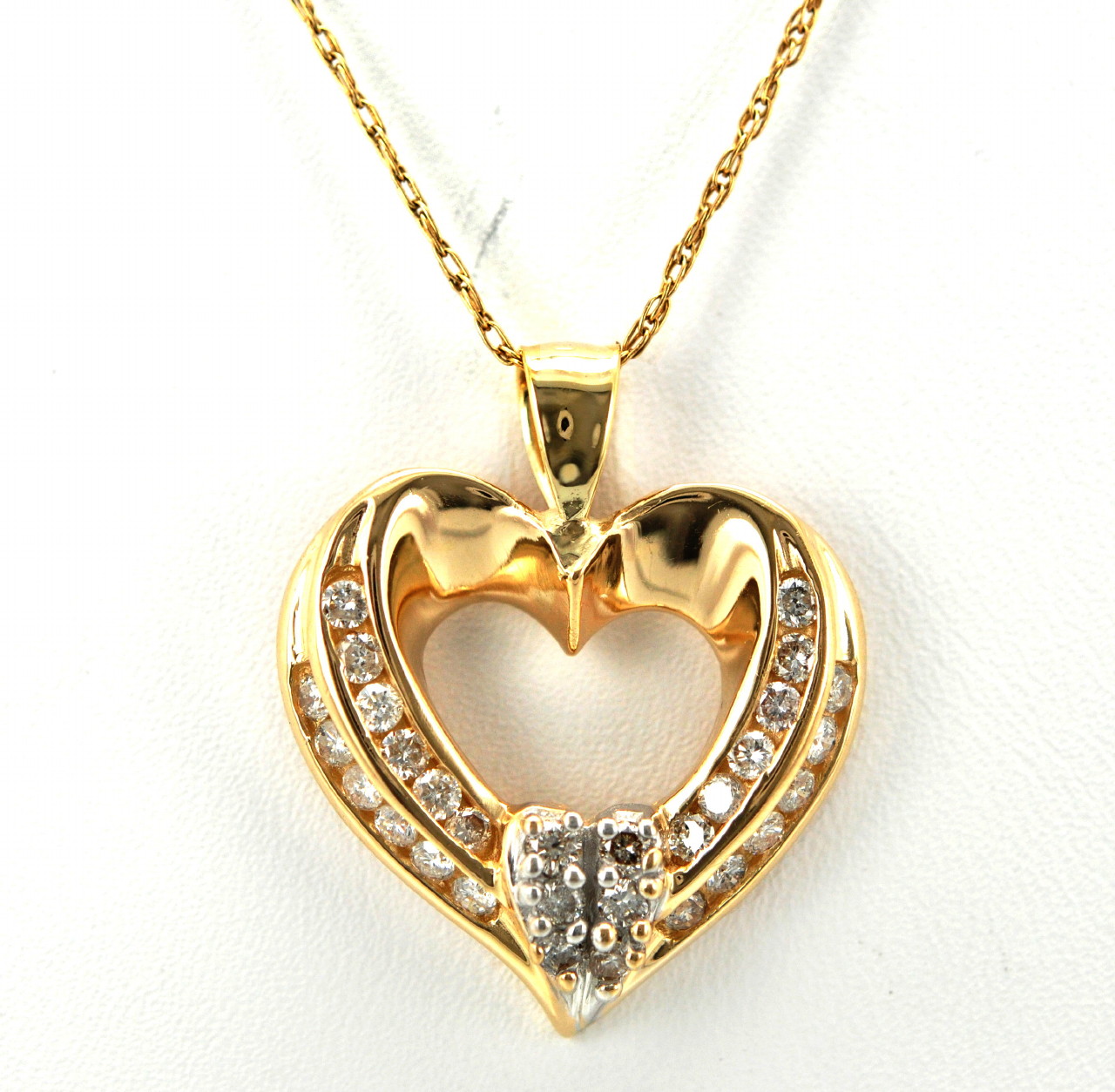 14K Yellow Gold 0.28ct Diamond Heart Pendant 51000864 | Shin Brothers* 14K Yellow Gold 0.28ct Diamond Heart Pendant 51000864 | Shin Brothers*
