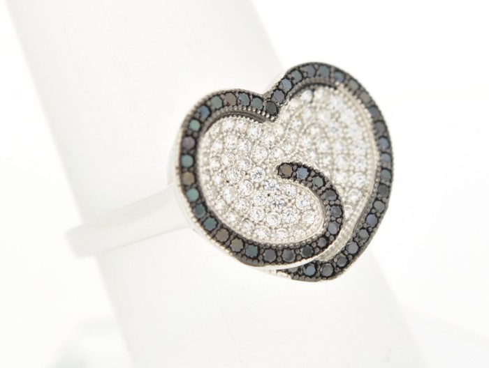 Silver Black & White CZ Heart Ring 81010110 | Shin Brothers