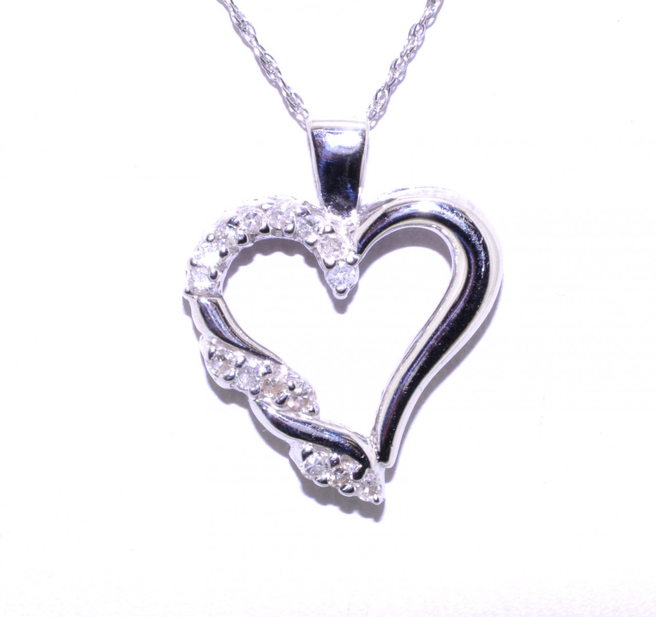10K White Gold 0.30ct Diamond Heart Charm 59210004 | Shin Brothers* 10K White Gold 0.30ct Diamond Heart Charm 59210004 | Shin Brothers*