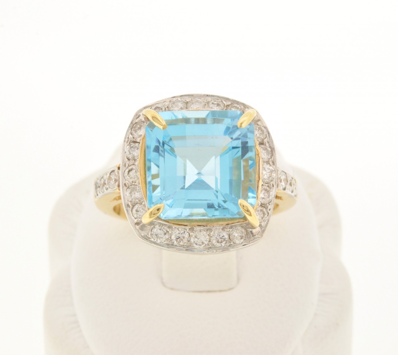  14K Yellow Gold Sky Blue Topaz and Diamond Ring 12001608 | Shin Brothers*