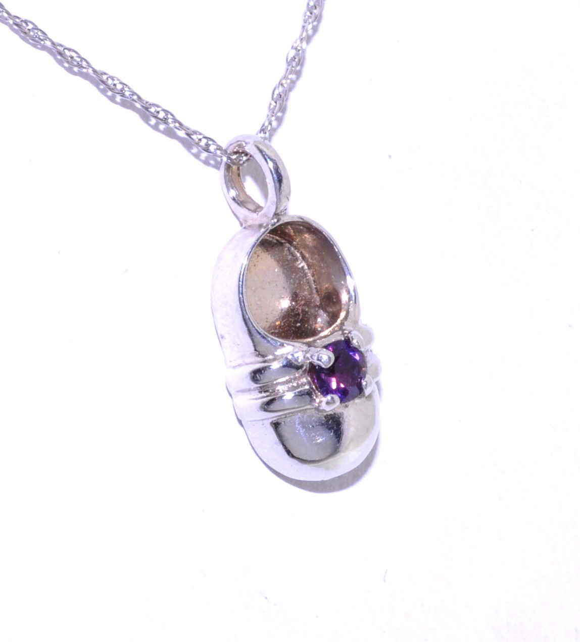 14K White Gold Garnet Shoe Charm 50002160 | Shin Brothers* 14K White Gold Garnet Shoe Charm 50002160 | Shin Brothers*