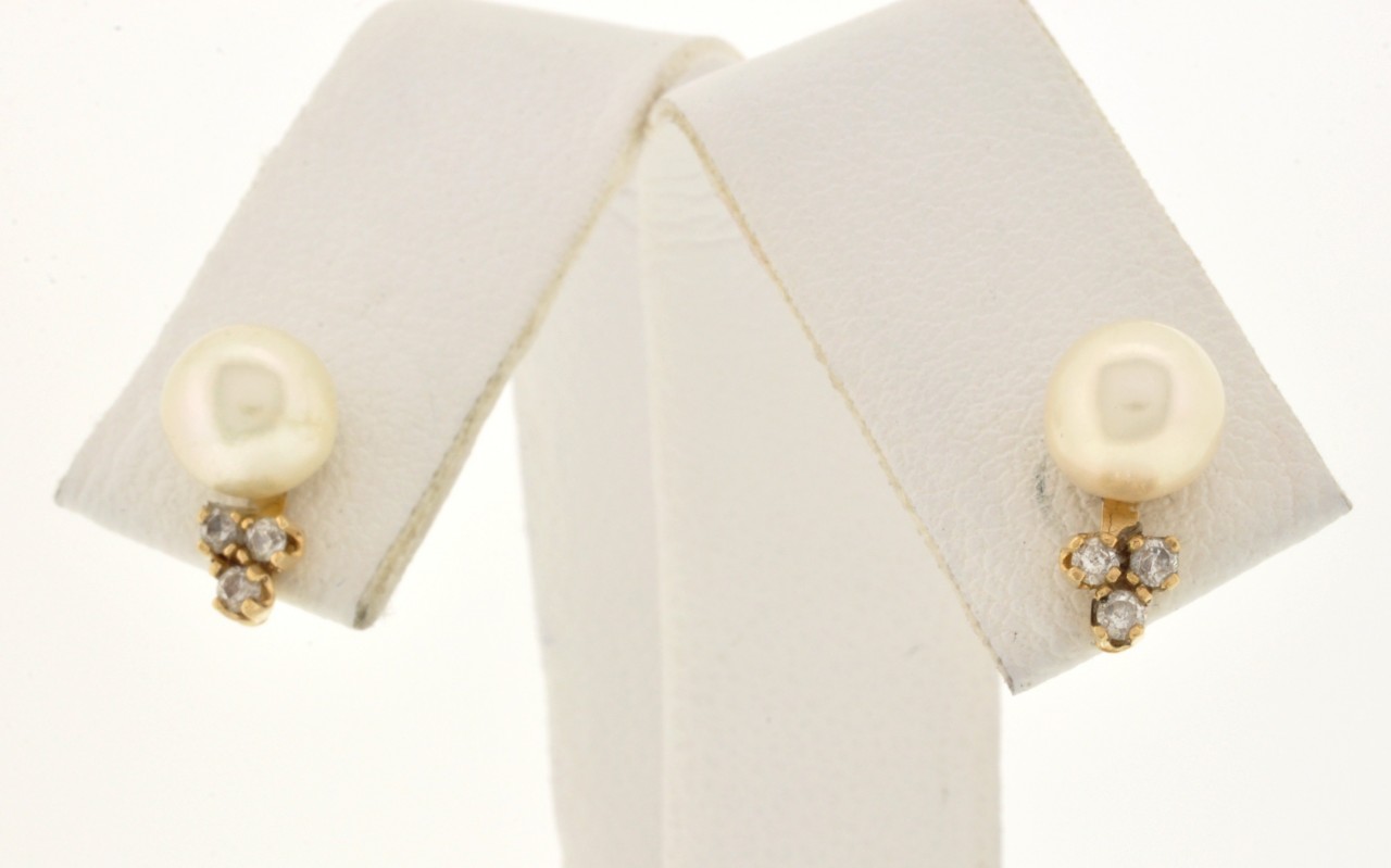 14K Yellow Gold Diamond Pearl Stud Earrings 42001551 | Shin Brothers* 14K Yellow Gold Diamond Pearl Stud Earrings 42001551 | Shin Brothers*