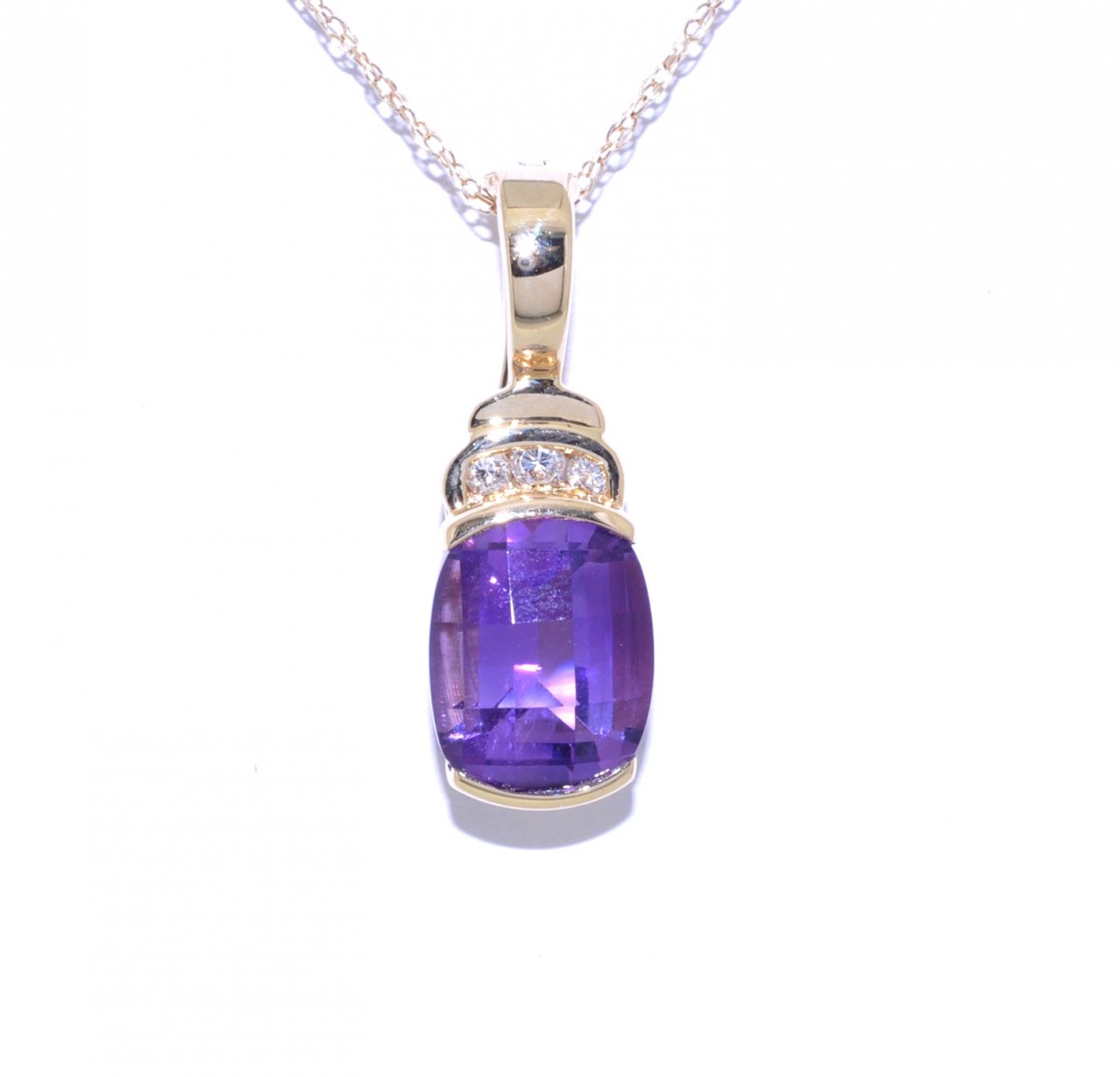 14K Yellow Gold Amethyst Diamond Oval Charm 52000746 | Shin Brothers* 14K Yellow Gold Amethyst Diamond Oval Charm 52000746 | Shin Brothers*