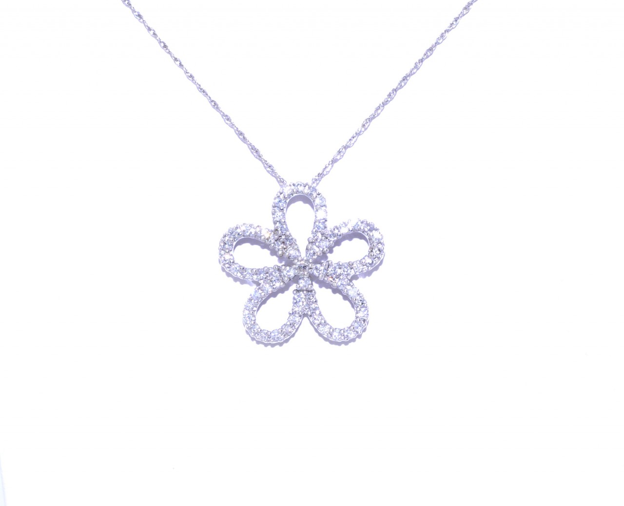 14K White Gold 0.65ct Diamond Flower Charm 51001430 | Shin Brothers* 14K White Gold 0.65ct Diamond Flower Charm 51001430 | Shin Brothers*