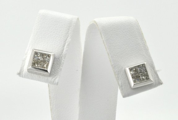 14K Yellow Gold Invisibly Set Princess Cut Diamond Stud Earrings 41060429 | Shin Brothers* 14K Yellow Gold Invisibly Set Princess Cut Diamond Stud Earrings 41060429 | Shin Brothers*