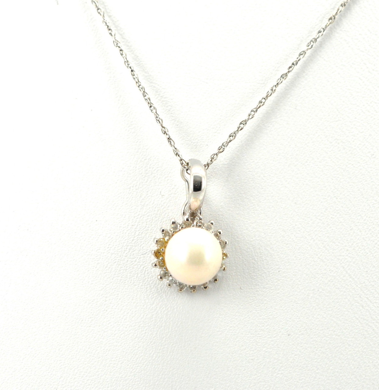 14K White Gold Diamond and Pearl Charm 52001437** 14K White Gold Diamond and Pearl Charm 52001437**
