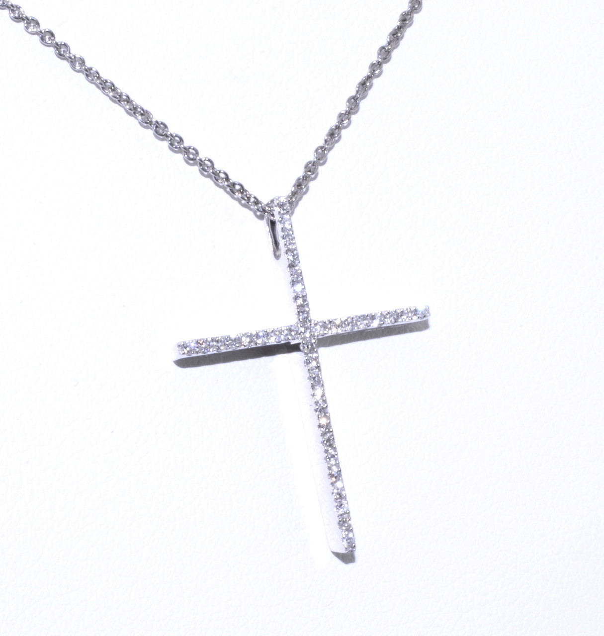 14K White Gold Diamond Cross 51001553 | Shin Brothers*  14K White Gold Diamond Cross 51001553 | Shin Brothers*