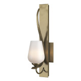 Sconces Single Glass by Hubbardton Forge ( 39 | 203035-SKT-86-GG0303 Flora ) 