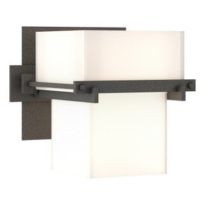 Sconces Single Glass by Hubbardton Forge ( 39 | 207831-SKT-20-GG0106 Kakomi ) 