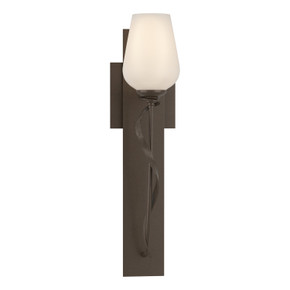Sconces Single Glass by Hubbardton Forge ( 39 | 203030-SKT-05-GG0303 Flora ) 