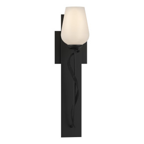 Sconces Single Glass by Hubbardton Forge ( 39 | 203030-SKT-10-GG0303 Flora ) 