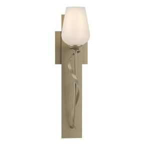 Sconces Single Glass by Hubbardton Forge ( 39 | 203030-SKT-84-GG0303 Flora ) 
