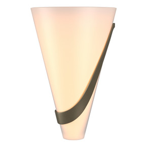 Sconces Single Glass by Hubbardton Forge ( 39 | 206563-SKT-RGT-84-GG0074 Half Cone ) 