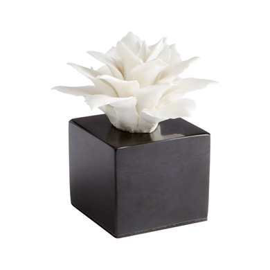 Home Accents Statues/Sculptures by Cyan ( 208 | 10285 ) 
