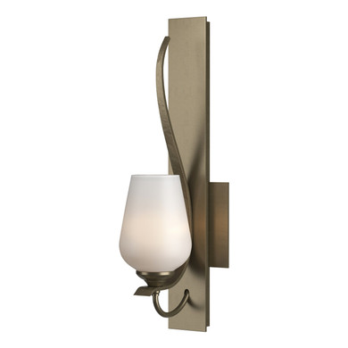 Sconces Single Glass by Hubbardton Forge ( 39 | 203035-SKT-84-GG0303 Flora ) 