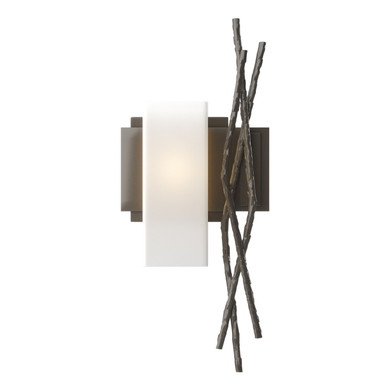 Sconces Single Glass by Hubbardton Forge ( 39 | 207670-SKT-LFT-07-GG0351 Brindille ) 