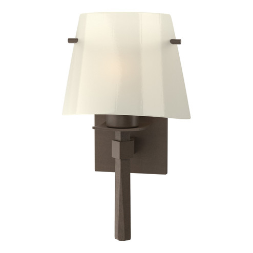 Sconces Single Glass by Hubbardton Forge ( 39 | 204825-SKT-05-CC0246 Beacon Hall ) 